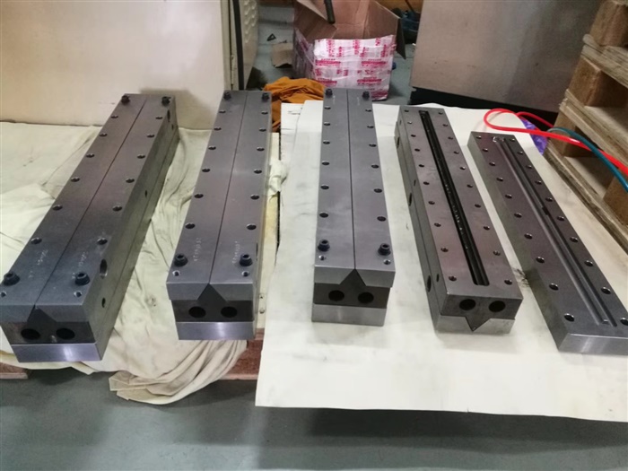 口罩熔喷丝模具